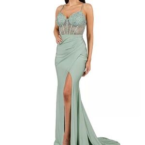 Elegant Green Evening Gown